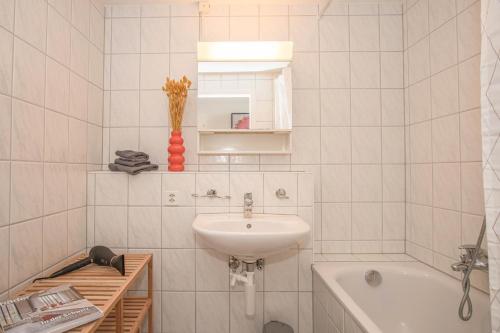 Central 2-bed flat in city center with BaselCard