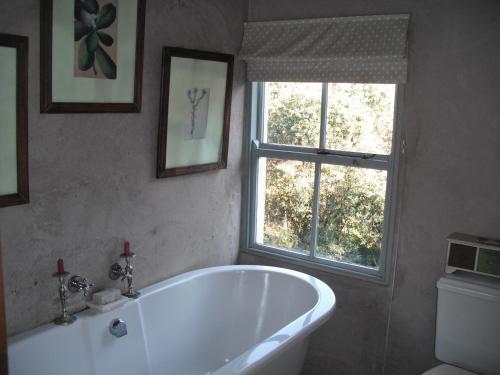Ένα μπάνιο στο Little Fields Country House and Cottages