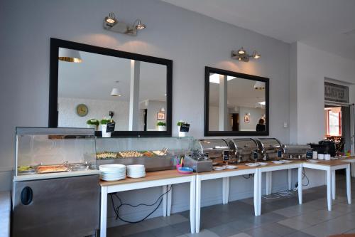 Еда / где поесть недалеко от отеля