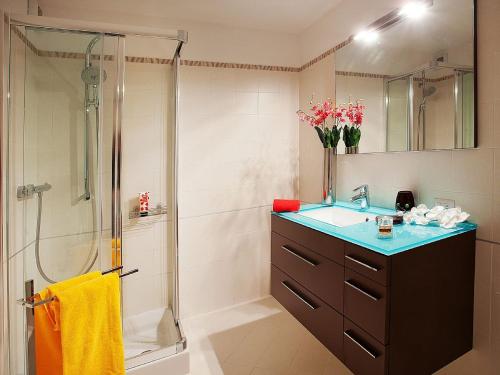 Un baño de Tremezzo Residence-11 apartments to choose from in an exclusive residence by Italian Apartments