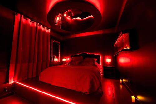 Suite Romantique - Jacuzzi - Love Room photo 7