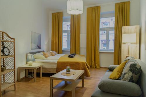 Affordable 1BR Apt, Near Westbahnhof Station