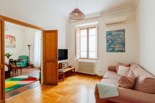 Charming apartment in a 1910s building 2 min walk from the Colosseum