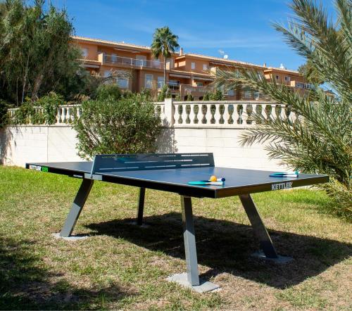 Beachside Villa, 50m to Beach, Private Garden, BBQ, AC, Free WiFi and Parking