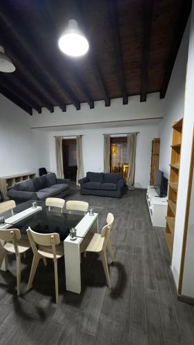 Plaza la REINA 3th floor & no elevator