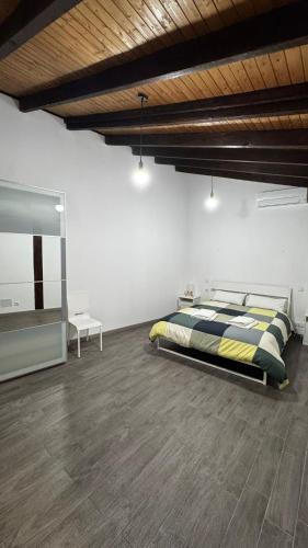 Plaza la REINA 3th floor & no elevator