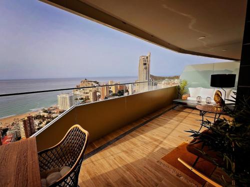 Sea view, 30th floor, Garage, heated pool, AC