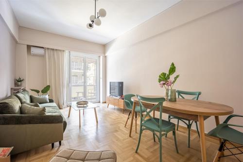 Elegant Acropolis Apartment for 6 guests!