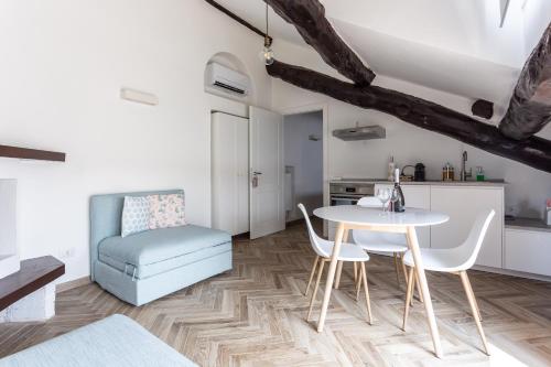 Navigli - Via Mortara 4