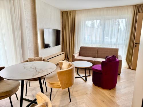 Luxury Modern Apartment near Metro