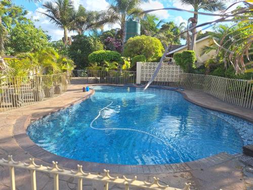 Ashley's 2 Bedroomed Guest Cottage