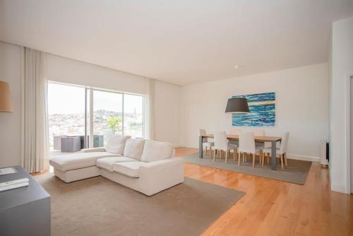 Douro Dream View with Parking by Liiiving