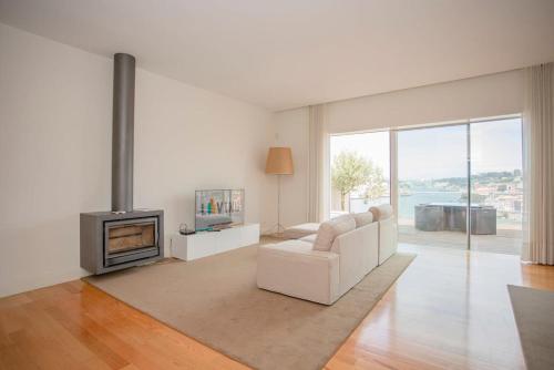 Douro Dream View with Parking by Liiiving