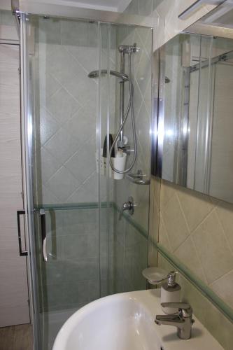 Elena House photo 25