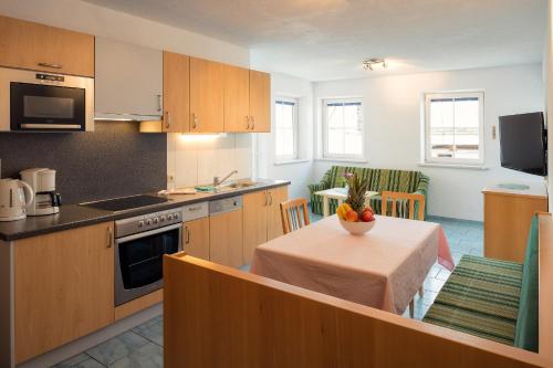 Köök või kööginurk majutusasutuses Adlerhorst Apart