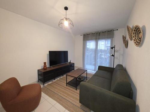 T2- Renovated in Pessac - 700m train-tram - Parking