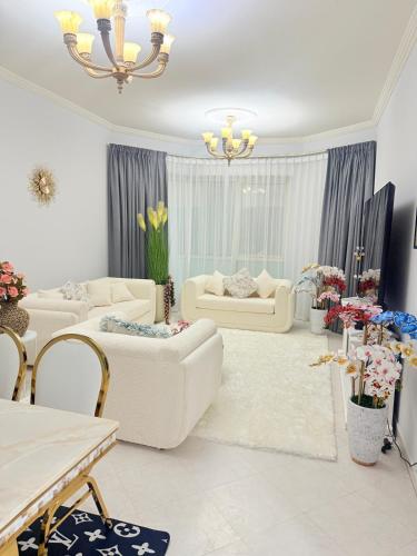 Modern 1 Bedroom Sea View, GYM & Swimming Pool