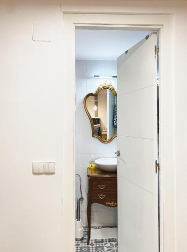 A very well-equipped apartment in Madrid