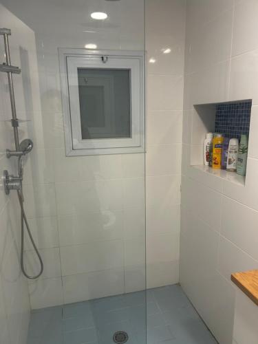 Bany a Iris privet room