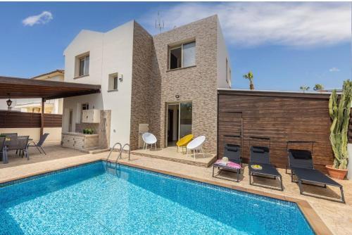 Daffodil villa in Pernera