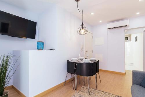 Perfect Cool with AC, 2 Bedrooms 2 Bathrooms