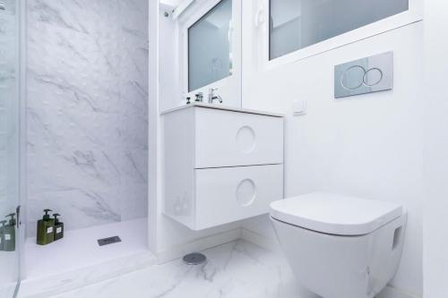 Perfect Cool with AC, 2 Bedrooms 2 Bathrooms