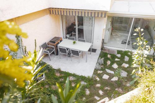 Private Garden Hideaway by the Sea