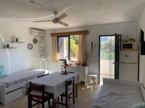 Casa Oura Praia located 100 metres from the beach