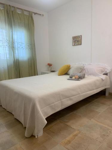 Casa Oura Praia located 100 metres from the beach