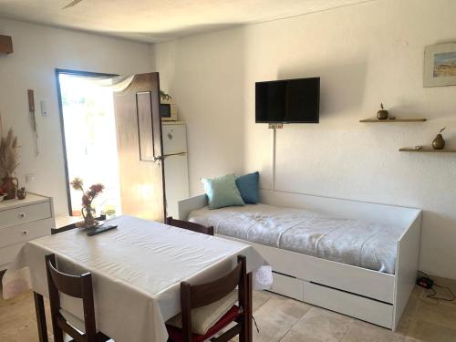 Casa Oura Praia located 100 metres from the beach