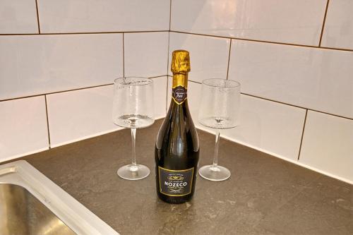 Stylish Apartment in Jewellery Quarter Onsite Parking, Wi-Fi & Netflix photo 13