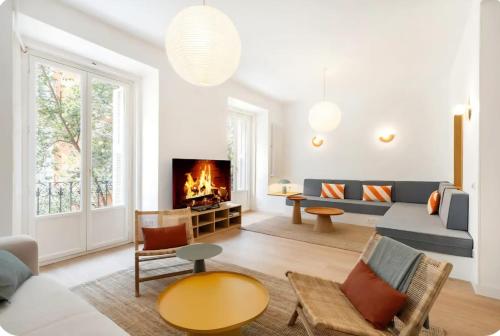 Chueca Fuencarral - 5 Bdrms 5 Baths 12 pax