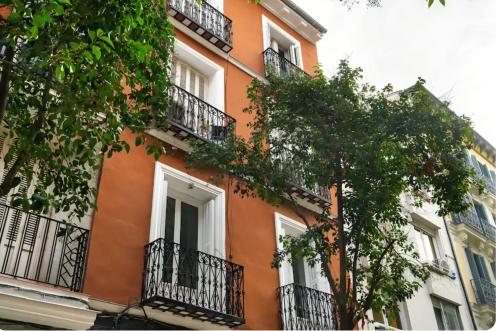 Chueca Fuencarral - 5 Bdrms 5 Baths 12 pax