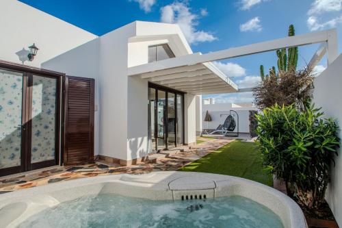 Casa Maurizio - Heated Pool, Hot Tub & Hammam