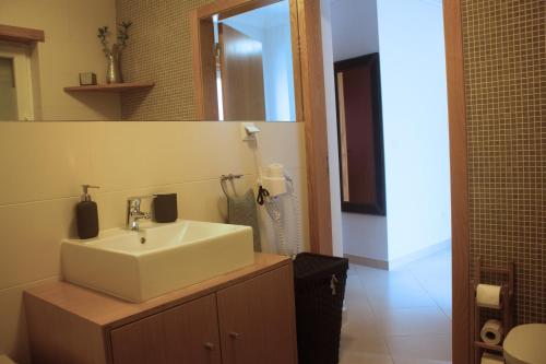 Ett badrum på Saudade Peniche Apartment