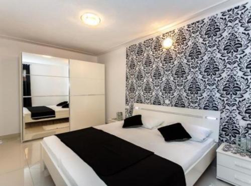 Family Apartmani Sara Malinska