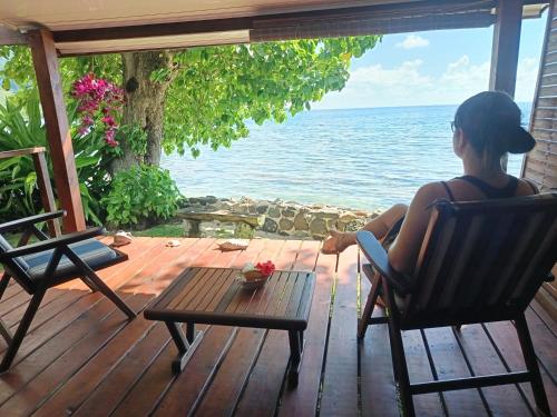La PERLE de MOOREA Fare MOANA ITI Bord de lagon Baie d'OPUNOHU