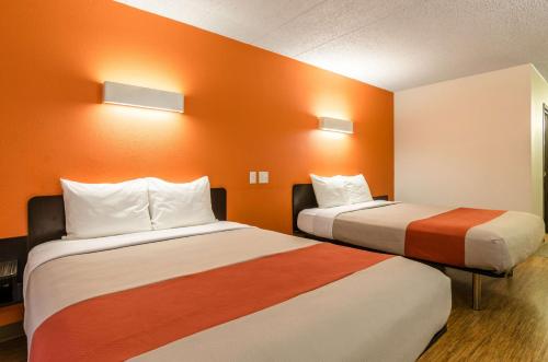 Ένα ή περισσότερα κρεβάτια σε δωμάτιο στο Motel 6-York, NE