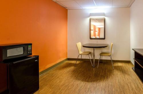 Μια τηλεόραση ή/και κέντρο ψυχαγωγίας στο Motel 6-York, NE