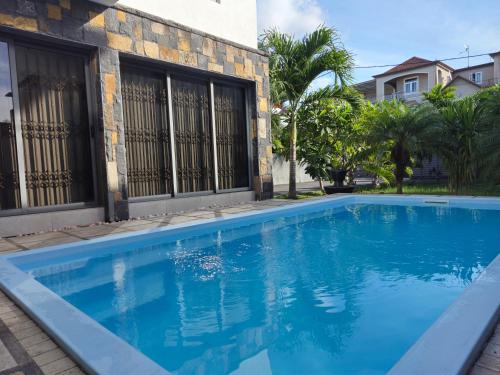 Myki Family Villa - short walk to beach