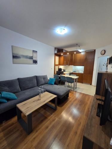 Апартамент В204 Belvedere Holiday Club