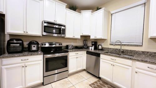 Wonderful 6 bed/6 bath-Private Pool&SPA-1457BT photo 15