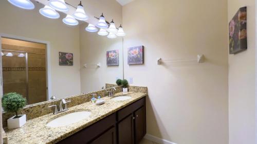 Wonderful 6 bed/6 bath-Private Pool&SPA-1457BT photo 32