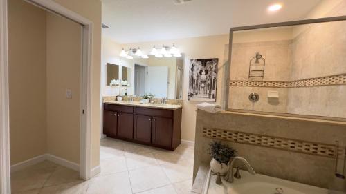 Wonderful 6 bed/6 bath-Private Pool&SPA-1457BT photo 34