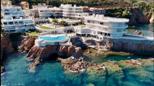 Azuréa Estérel vue mer piscine chauffée classé 3 étoiles