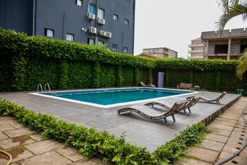Appartement moderne au Warf, avec piscine , wifi