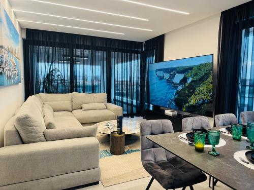 Makenzie View Penthouse