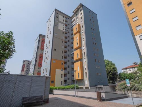 Bicocca, Free PARKING, Private Garage, Metro M5 200m, Garden, Kids & Pet Friendly