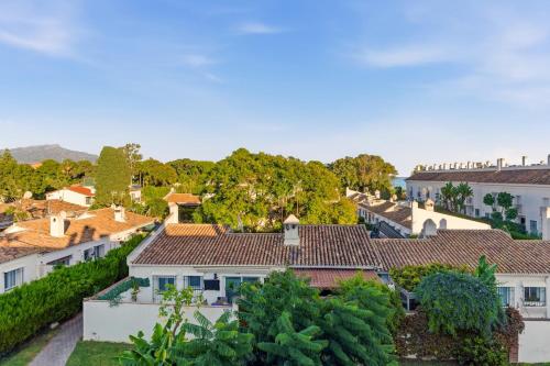 3 bed townhouse close to the beach