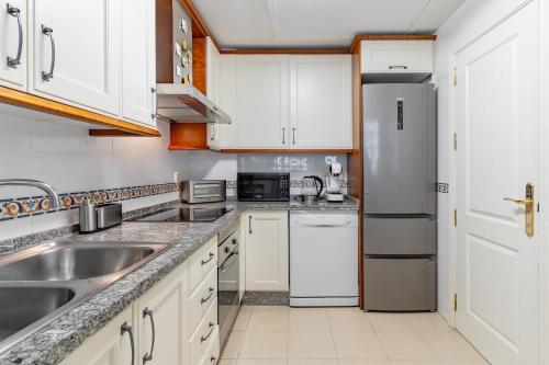 3 bed townhouse close to the beach